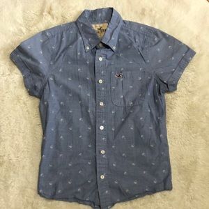 Hollister mens size small short sleeve button down shirt